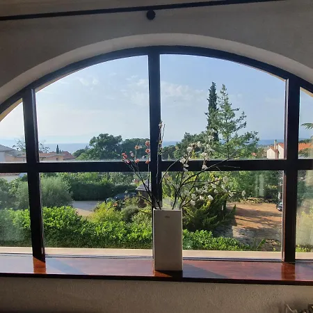 Flora Apartment